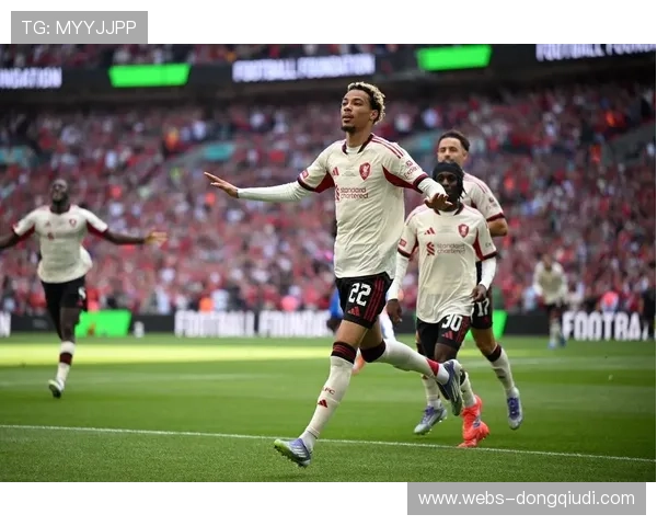 利物浦新星埃基蒂克表现抢眼 身价飙升至9500万欧 利物浦新星埃基蒂克表现抢眼 身价飙升至9500万欧