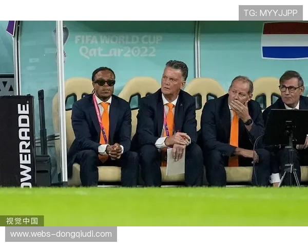 法兰克福选帅瞄准范加尔,体育总监克罗舍积极推动 法兰克福选帅瞄准范加尔,体育总监克罗舍积极推动